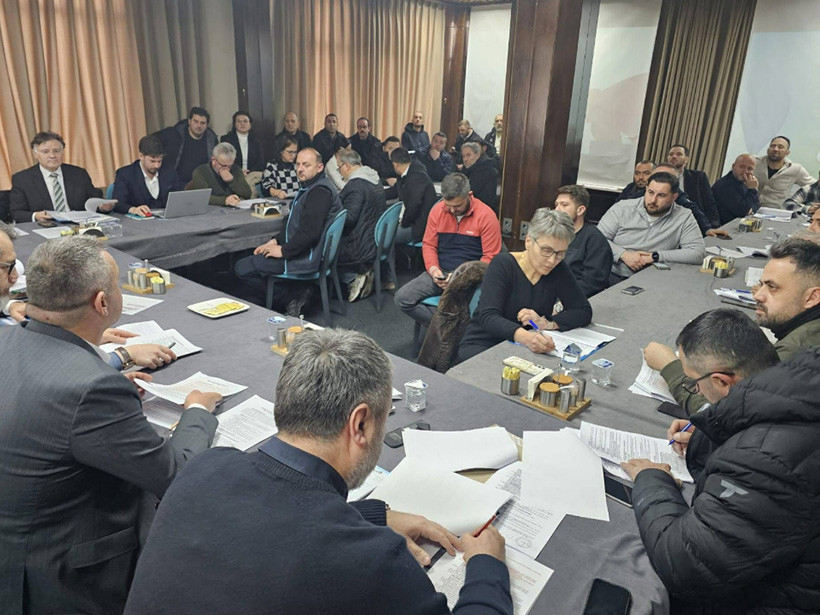 Toplantı bitti. Kocaeli Büyükşehir’de 8 bin 500 işçinin zammı bugün görüşüldü mü?