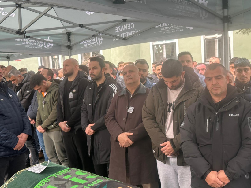 Protokol oradaydı: Kocaeli, trib&uuml;nden d&uuml;şen Harda'yı g&ouml;zyaşlarıyla uğurladı!