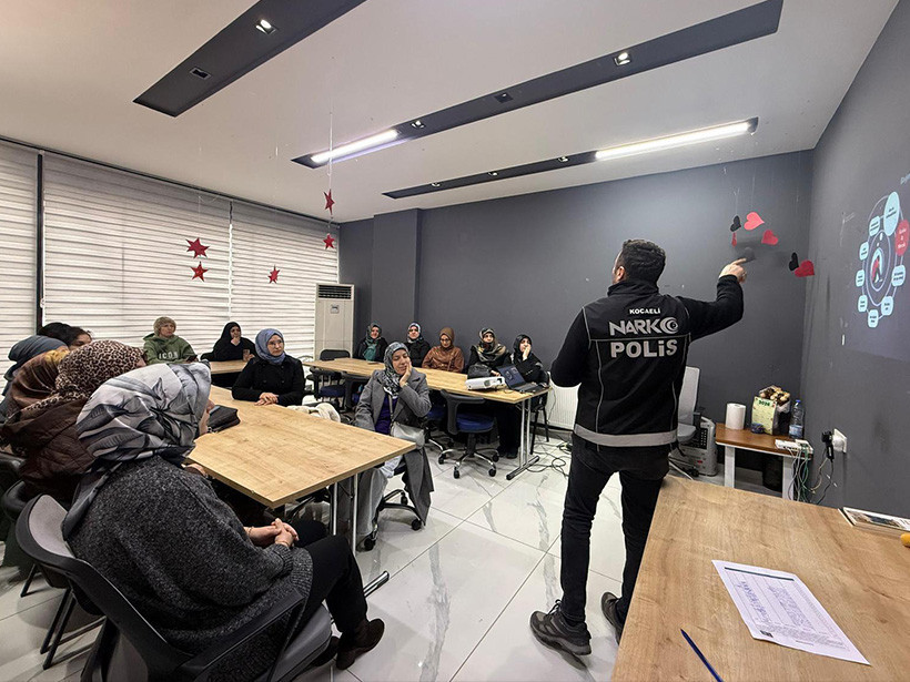 Anne Şehir’de “En İyi Narkotik Polisi Anne” eğitimi