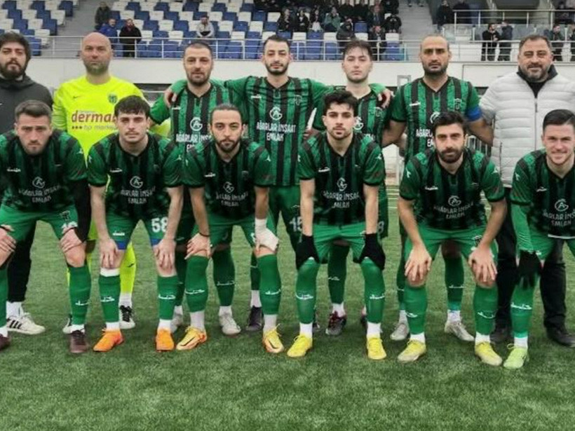 İhsaniyespor, Çayırovaspor'u şampiyonluktan etti