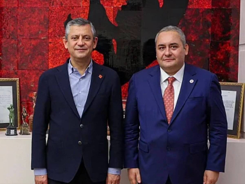 İşte Özgür Özel'in CHP'den istifa eden başkana attığı mesajlar