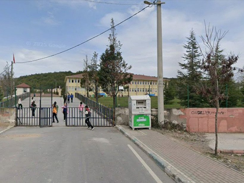 Sapık öğretmenle ilgili veli konuştu! "Cinsel içerikli videolar izletmiş"