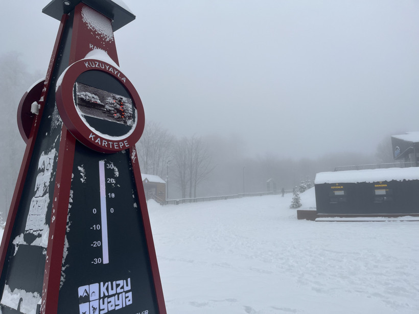 Kocaeli'nin y&uuml;ksekleri yeniden beyaz &ouml;rt&uuml;yle kaplandı