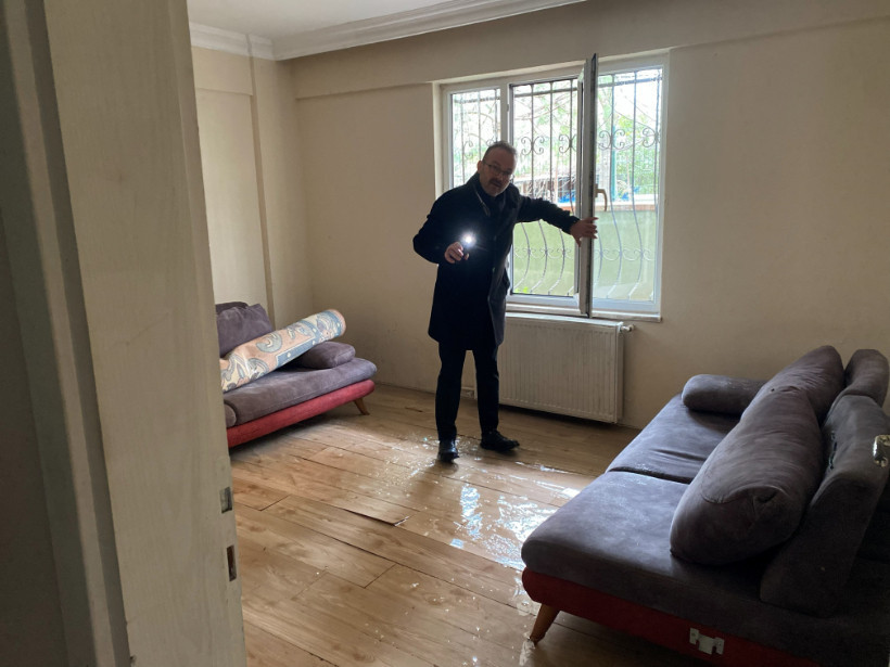 Kocaeli'de altyapı çalışması sonrası apartmanı su bastı