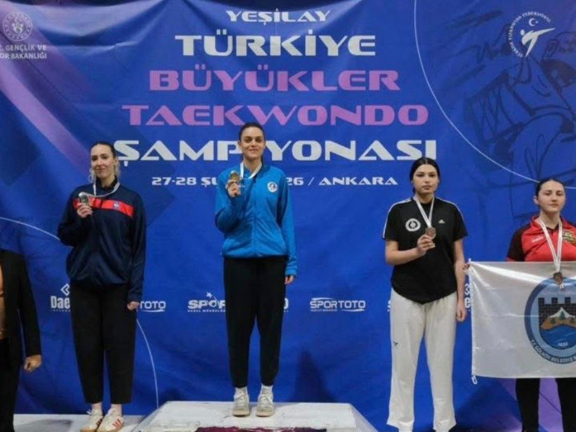 Kağıtsporlu sporculardan madalya yağmuru