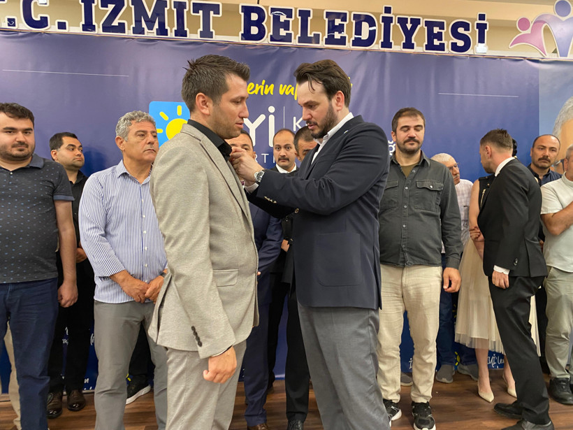 Kocaeli’de partilerinden istifa edip İYİ Parti’ye geçtiler!