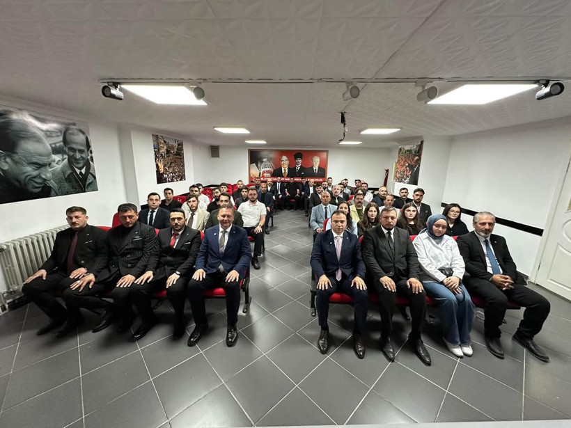 Ülkü Ocakları Başkanı ve MHP İl Başkanı kucaklaştı