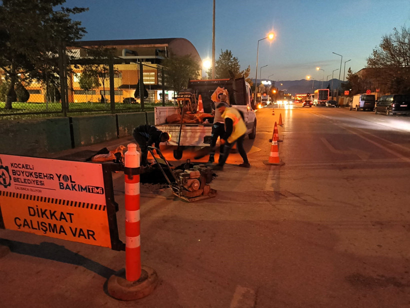 Kocaeli’de hizmetin gecesi gündüzü yok, Şehir uykuda, ekipler iş başında