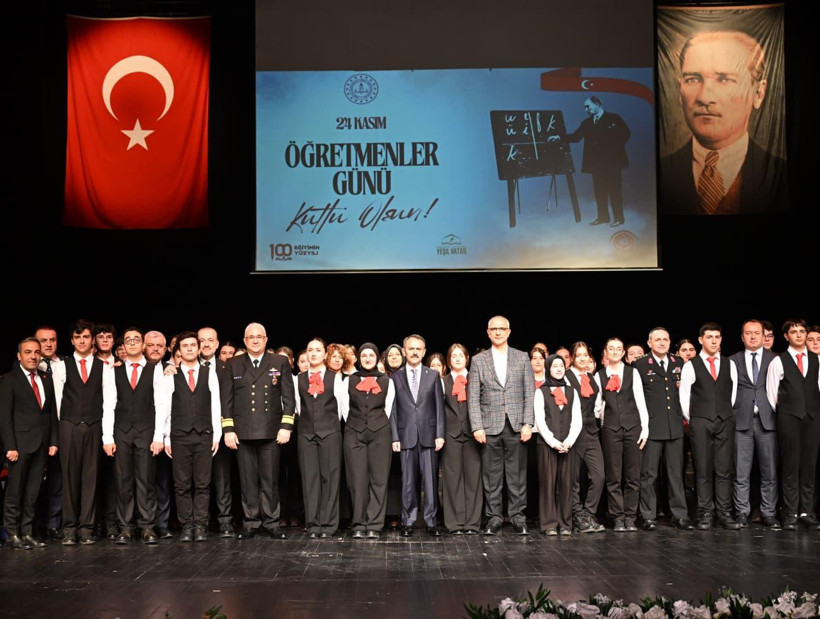 24 Kasım Öğretmenler Günü Kocaeli’nde coşkuyla kutlandı