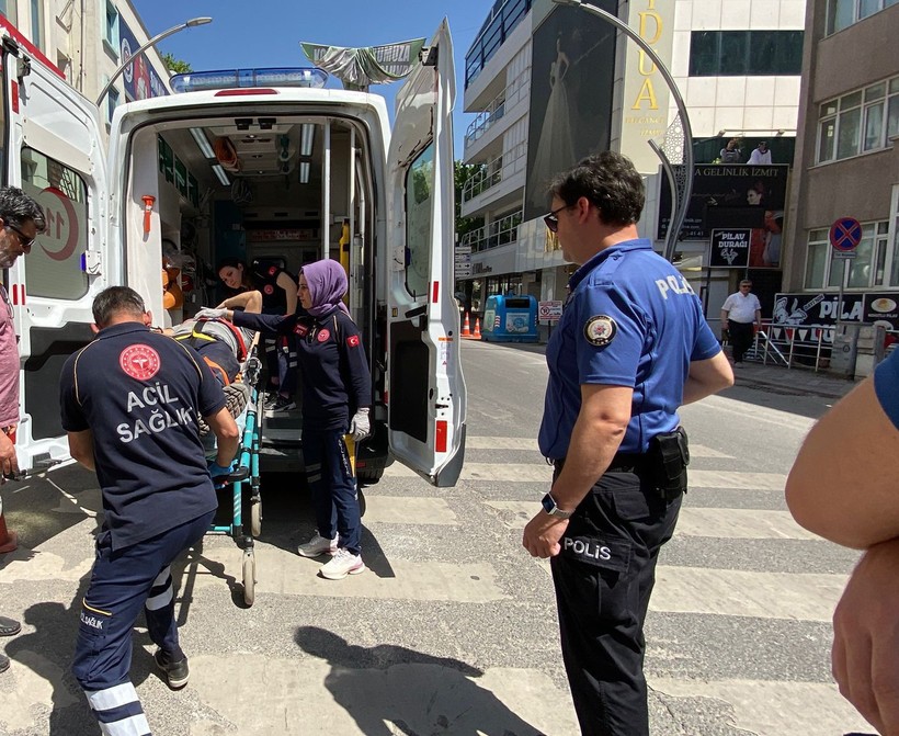 İzmit’te merdivenden düşen işçiyi vinç kurtardı