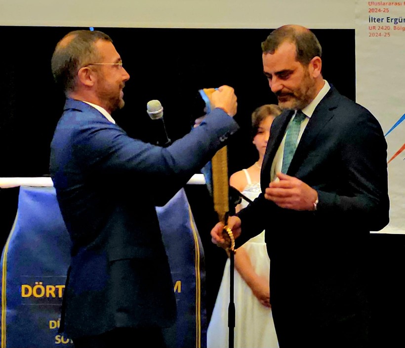 İzmit Rotary’de başkan değişti