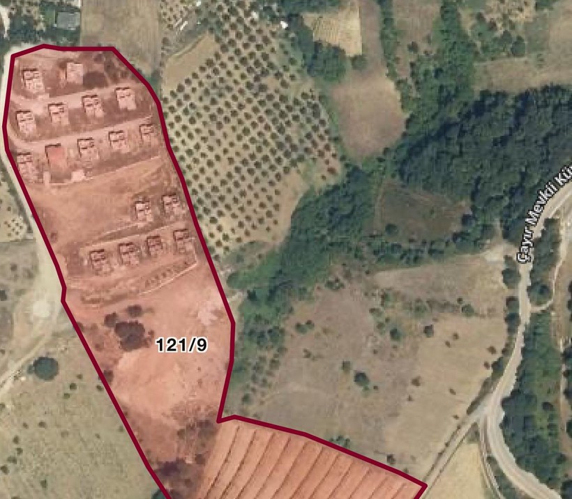 Karamürsel’de komşu villaları vergi dairesi icradan satacak
