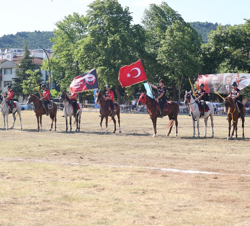 Kocaeli’de cirit şöleninde kıyasıya mücadele