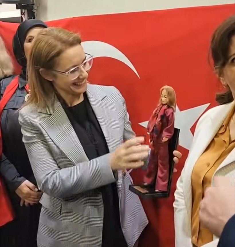 Kadınların sürprizi Berna Abiş’i fena şaşırttı