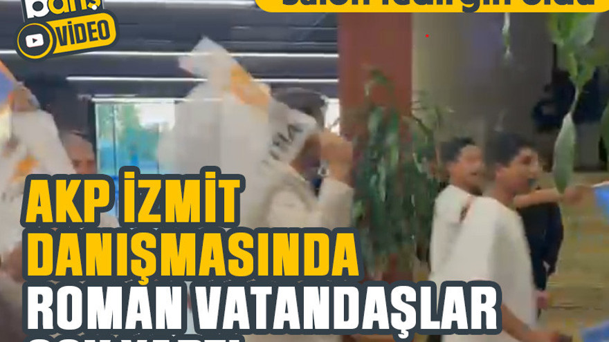 Salon tedirgin oldu:AKP İzmit danışmasında Roman vatandaşlar şov yaptı