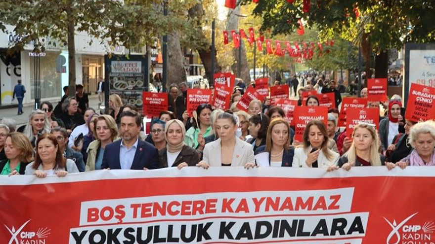 CHP’li kadınlar sokakta: Boş tencere kaynamaz!