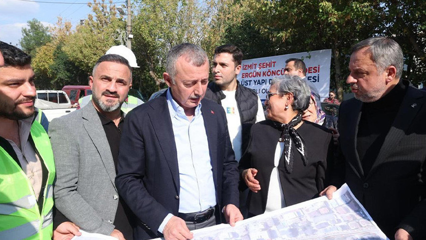 Başkan Büyükakın: “Kocaeli’nin 270 noktasında eş zamanlı çalışıyoruz”