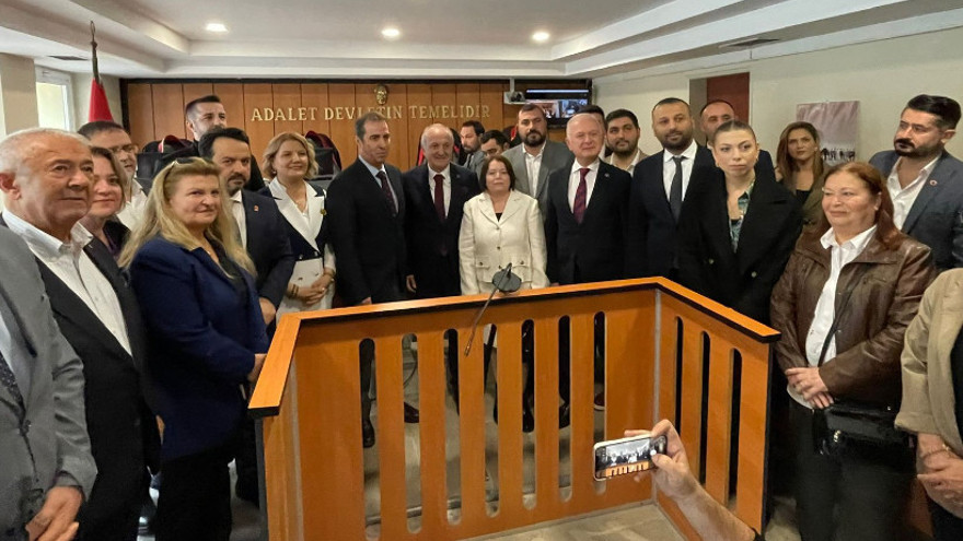 CHP’de yeni dönem: Erdem Arcan mazbatasını aldı