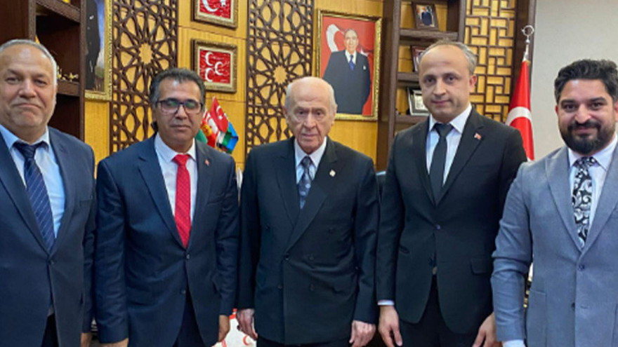 Övgüyle bahsettiler. Kocaelili Romanlar Devlet Bahçeli’yle buluştu