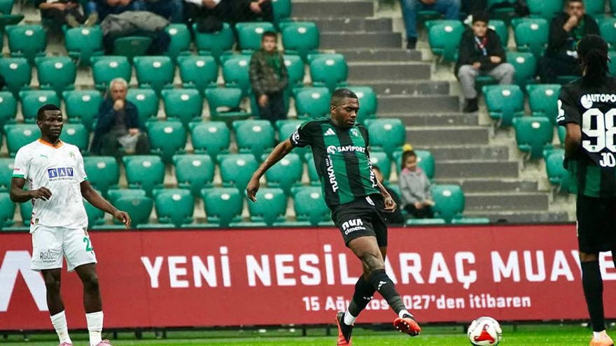 Kocaelispor’da moraller zirvede: Dijksteel’den zafer pozu