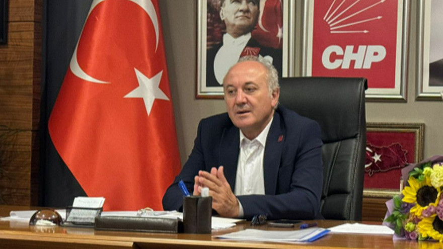 CHP’nin yeni il başkanı belediye başkanlarına ilçeleri pay etti