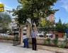 İzmit'te ıhlamur toplamak için çıktığı ağaçtan düşerek demir korkuluklara saplandı!